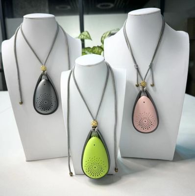 21 Hours Battery Life Portable Wearable Air Filter for Allergen Protection 96*56*33mm