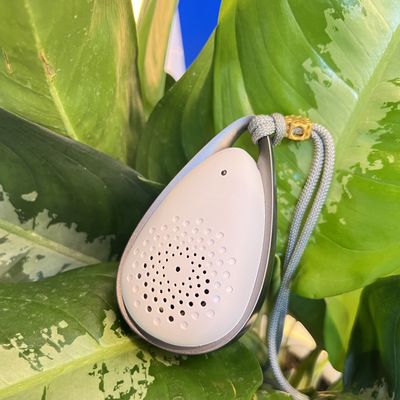VDETTE NC01 Wearable Air Purifier Your Personal Air Filter for Hotel Car and Outdoor 21-Hour Battery Life