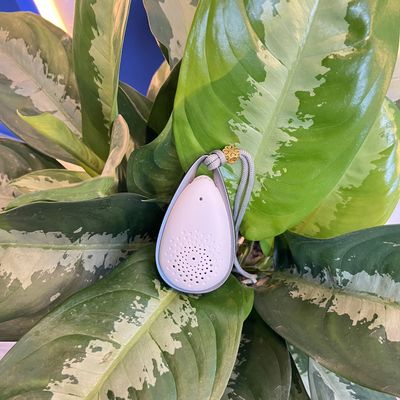 VDETTE NC01 Wearable Air Purifier USB Charging Cable Included for Hotel Car