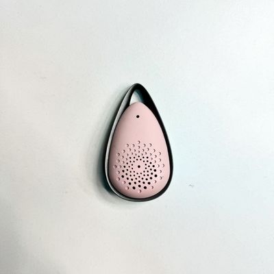 Wearable Personal Air Purifier Air Ionizer And MINI Installation NO Filter Type For Healthy Breathing