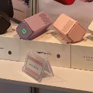 Purificatore d'aria per auto compatto con basso assorbimento di corrente <100mA, durata del motore di 4000 ore e tecnologia di filtrazione avanzata